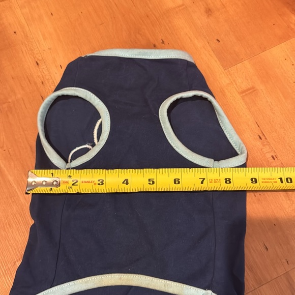 Lot small/med dog clothes gently used - Picture 9 of 11